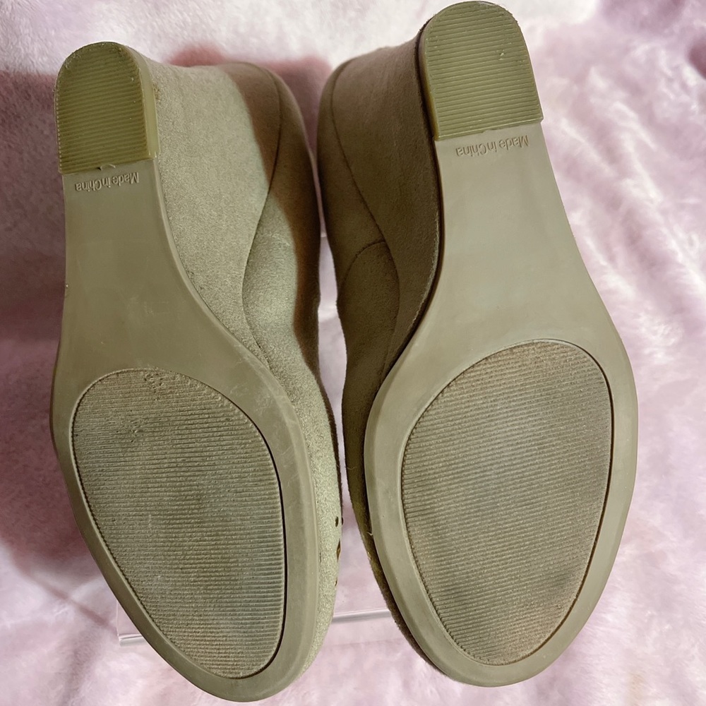 Report Taupe Suede Gold Studded Wedge Pumps - Picture 9 of 11